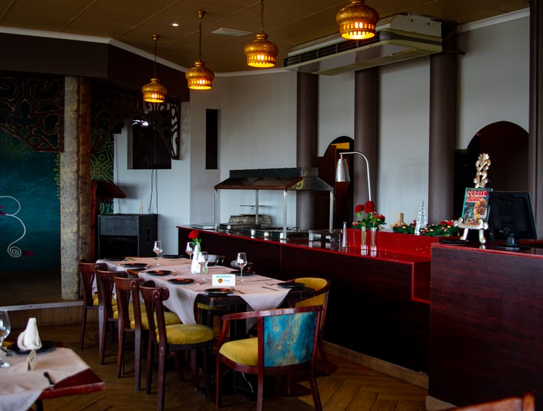 Cabana Taco warm and welcoming dining room interior